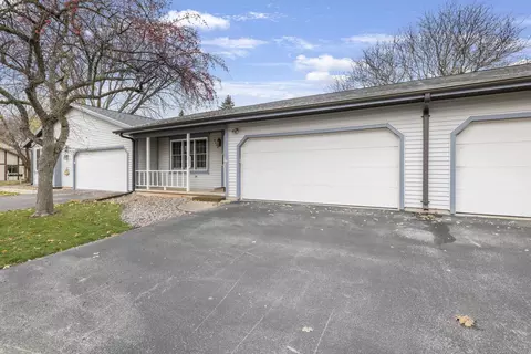 630 Stonehedge Ln #4B, Appleton, WI 54914 photo 2