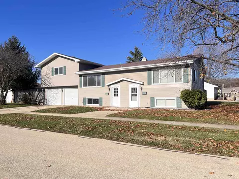 1104 Hobbs Ave, Oshkosh, WI 54901