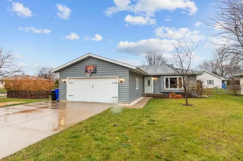 1800 Schaefer Cir, Appleton, WI 54915