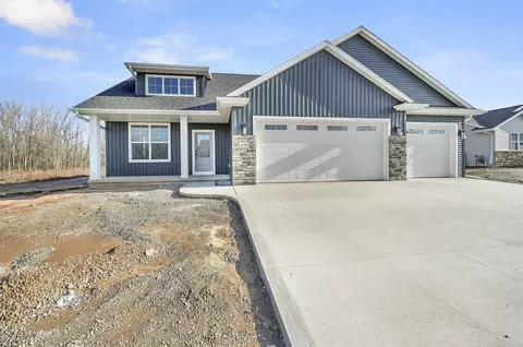 420 Rainbow Ct, Green Bay, WI 54303