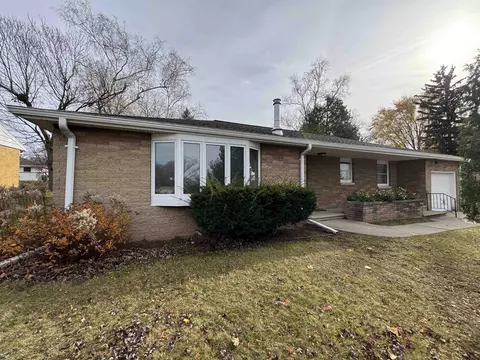 605 Skyline Blvd, Green Bay, WI 54302