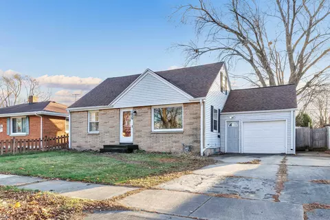 1029 Rockdale St, Green Bay, WI 54304