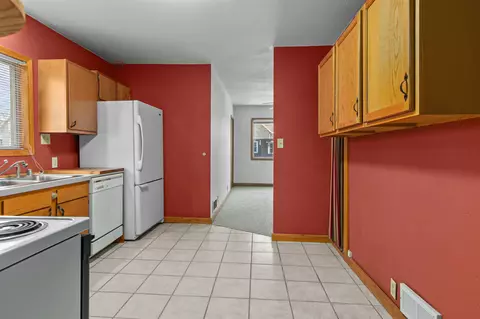 Kitchen - 931 W Franklin St, Appleton, WI 54914 photo 2 of 5
