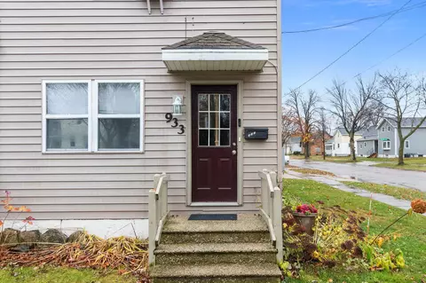 Exterior - 931 W Franklin St, Appleton, WI 54914 photo 6 of 8