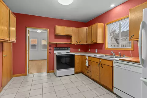 Kitchen - 931 W Franklin St, Appleton, WI 54914 photo 1 of 5