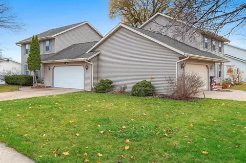1309 Meadowview Ln, De Pere, WI 54115