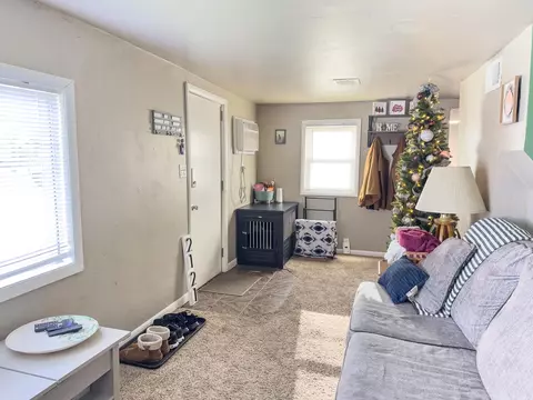 2121 S Jackson St, Appleton, WI 54915 photo 3