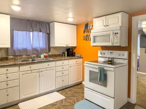 2121 S Jackson St, Appleton, WI 54915 photo 9