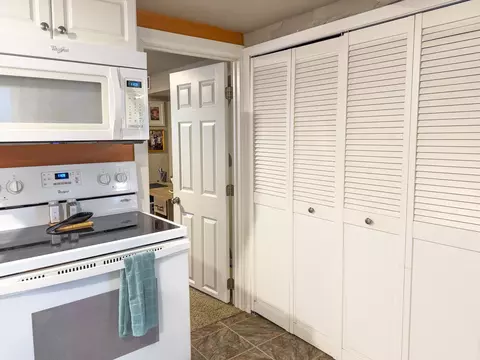 2121 S Jackson St, Appleton, WI 54915 photo 11
