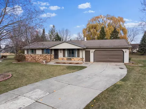 2115 Andy John Ct, Green Bay, WI 54311