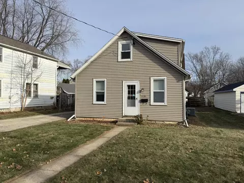 1826 N Division St, Appleton, WI 54911 photo 2