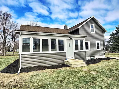 141 Baake St, Hortonville, WI 54944