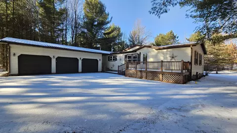W5868 Lake Drive, Shawano, WI 54166