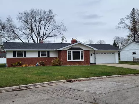 1798 Chateau Dr, Green Bay, WI 54304