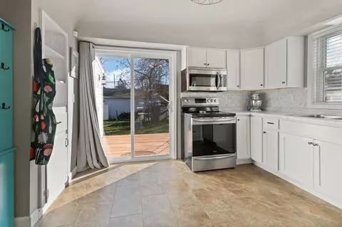 Kitchen - 1455 W Prospect Ave, Appleton, WI 54914 photo 2 of 3