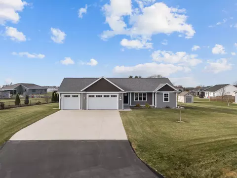 4215 Marquart Ln, Omro, WI 54963