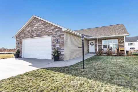 112 Theunis Dr, Wrightstown, WI 54180