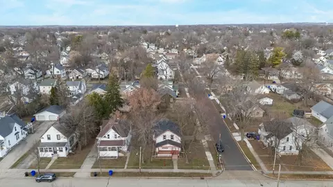 View/Area - 1102 W Packard St, Appleton, WI 54914 photo 1 of 6