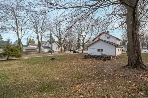 Exterior - 1102 W Packard St, Appleton, WI 54914 photo 4 of 4
