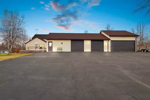 207 Percy Ave, Oconto, WI 54153