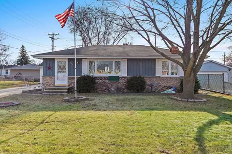 304 Thomas Ct, Neenah, WI 54956
