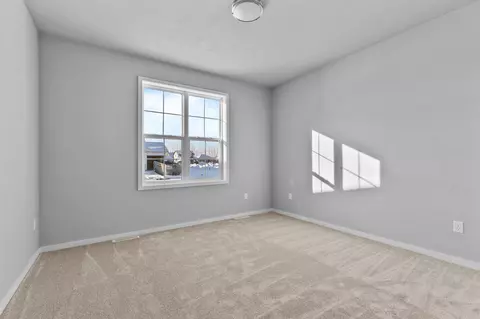 Bedroom - 3688 E Callalilly Ln, Appleton, WI 54913 photo 2 of 4