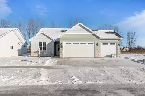 3688 E Callalilly Ln, Appleton, WI 54913