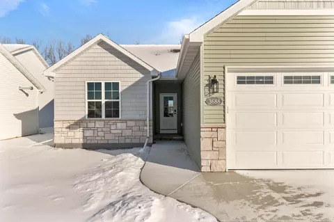 Exterior - 3688 E Callalilly Ln, Appleton, WI 54913 photo 4 of 4