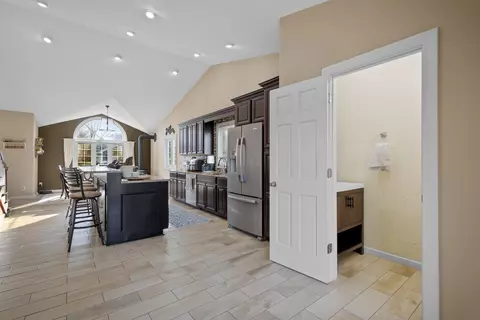 Entry Way - 2830 E Dietzen Dr, Appleton, WI 54915 photo 5 of 10