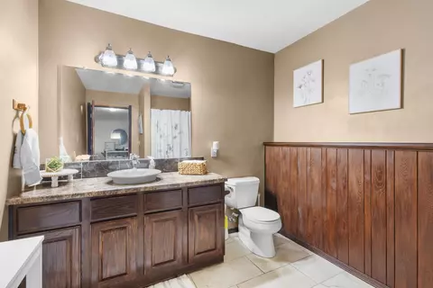Bath - 2830 E Dietzen Dr, Appleton, WI 54915 photo 5 of 5