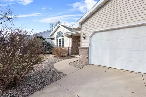 Exterior - 2830 E Dietzen Dr, Appleton, WI 54915 photo 13 of 14