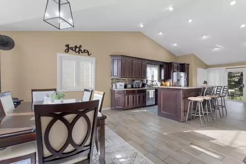 Dining - 2830 E Dietzen Dr, Appleton, WI 54915 photo 4 of 4