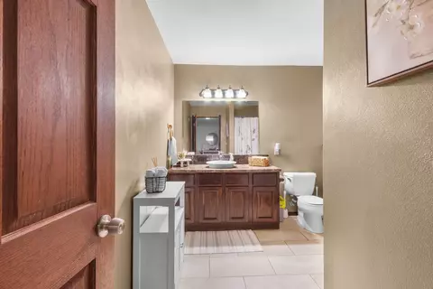 Bath - 2830 E Dietzen Dr, Appleton, WI 54915 photo 4 of 5