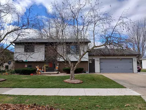 3401 S Kernan Ave, Appleton, WI 54915 photo 2