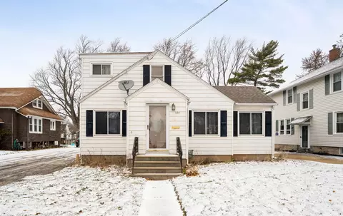 154 W 22nd Ave, Oshkosh, WI 54902