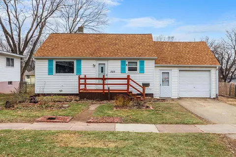 525 E Washington St, New London, WI 54961