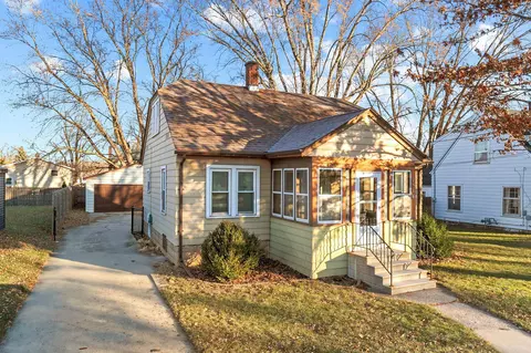 1514 E College Ave, Appleton, WI 54915 photo 2