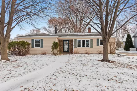 664 S Lake St, Neenah, WI 54956