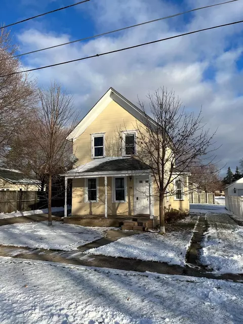 138 N 7th St, Hilbert, WI 54129