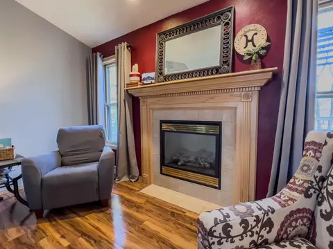 Living - n286 Mueller Court, Appleton, WI 54915 photo 2 of 3