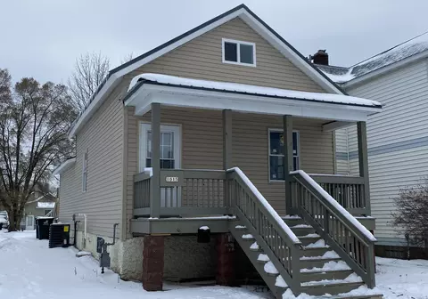 1015 13th Ave, Menominee, MI 49858