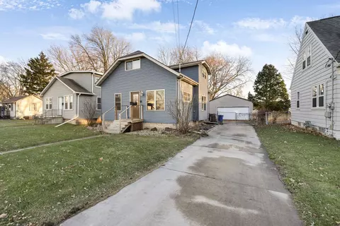 849 7th St, Menasha, WI 54952