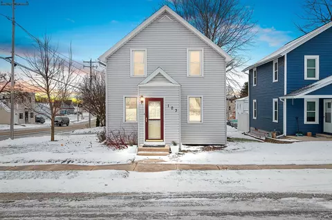 103 Grant St, Valders, WI 54245