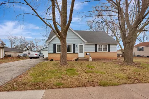 1716 Evans St, Oshkosh, WI 54901