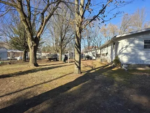 1101 Bartelt St, Gresham, WI 54128 photo 3