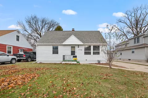 1729 Smith St, Green Bay, WI 54302