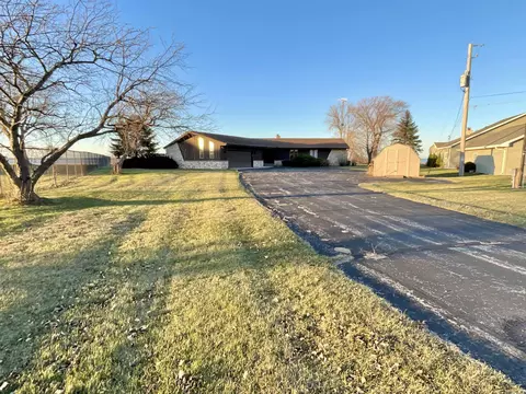 w5289 Bechaud Beach Drive, Fond Du Lac, WI 54935