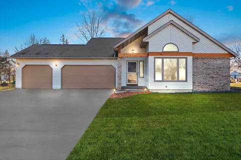 1343 Julie Ct, Neenah, WI 54956