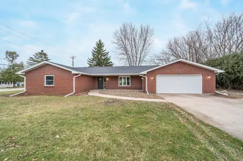 705 Oak St, Winneconne, WI 54986