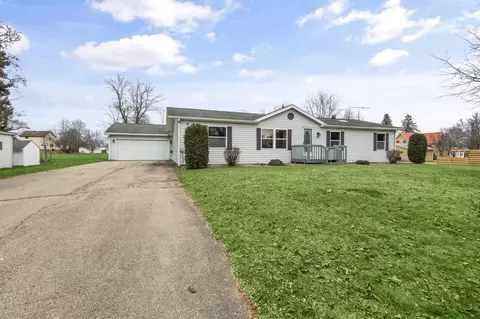 132 Lindsey Ave, Oconto, WI 54153